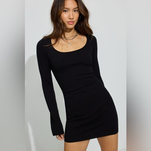 Garage Dresses & Skirts - NEW Garage Black scoop neck ribbed mini Long Sleeve Dress size XL NWT